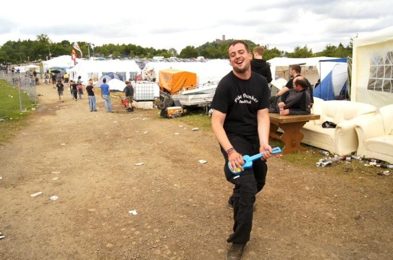 Rock-am-Ring-Luftgitarre