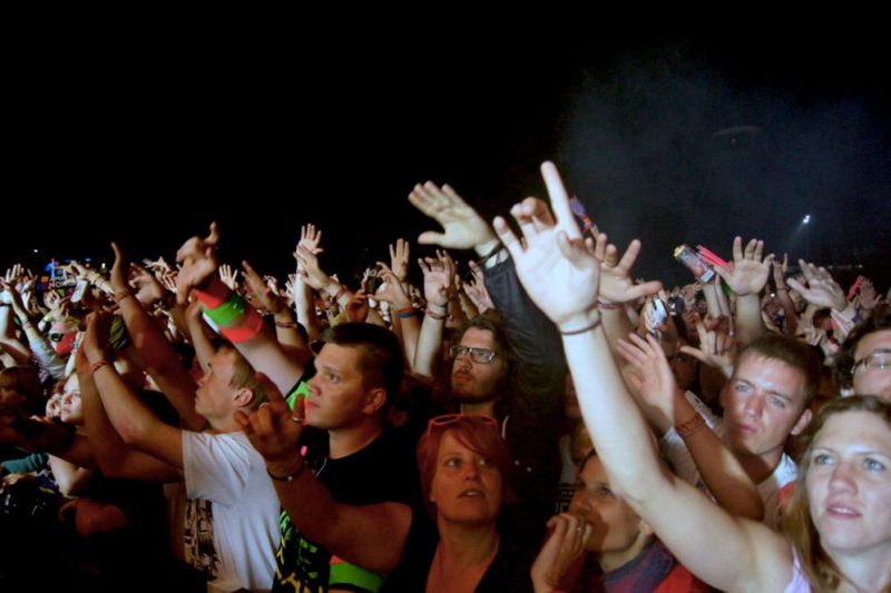 Rock-im-Park-Menge-vor-Deichkind
