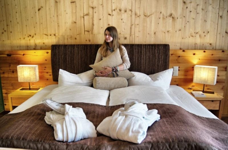 Christine-Neder-Bett-Spa-Hotel-Zedern-klang