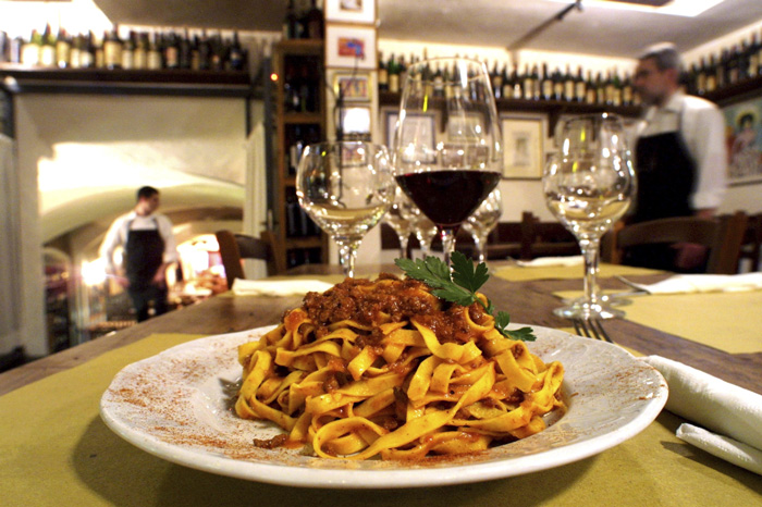 Tagliatelle-al-ragù-