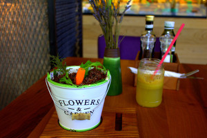 Serbien-Novi-Sad-Salat-Saft