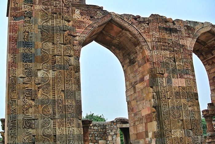 Urlaub-in-Delhi_qtub-minar-anlage