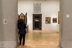 museum_of_art_girl