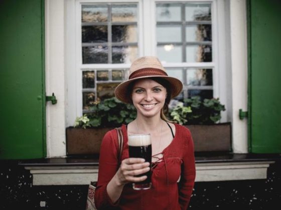 Christine Neder trink Rauchbier