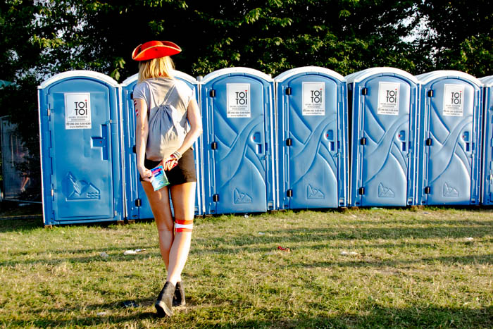  Survival Tipps fürs Festival Klo Toilette 