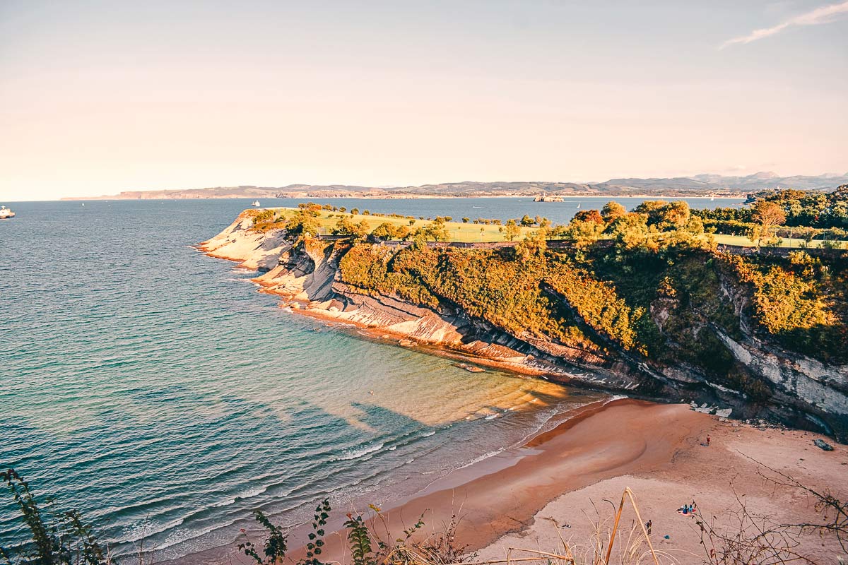 Einsamer Strand Santander