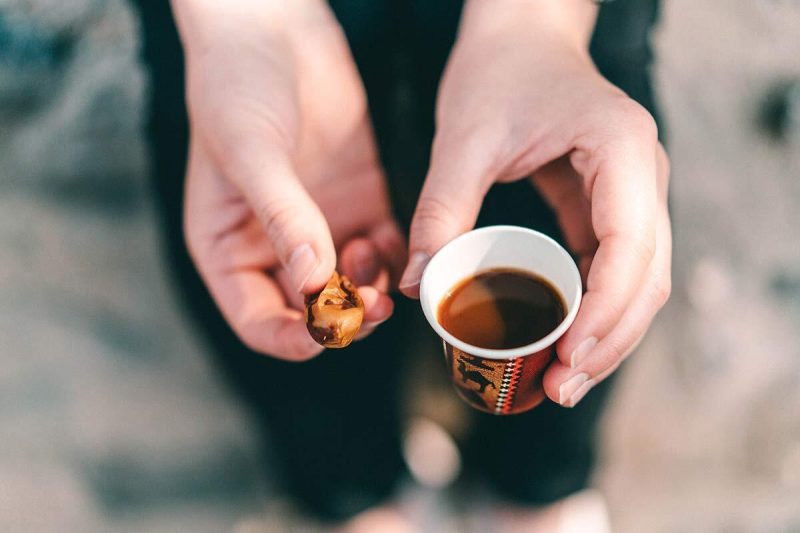 Kaffee und Datteln Oman