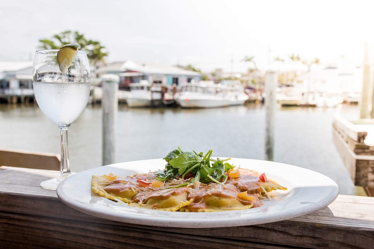 Hummer Tortellini im Riverwalk in Naples