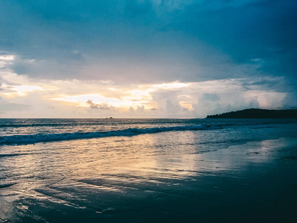 Sonnenuntergang Layan Beach