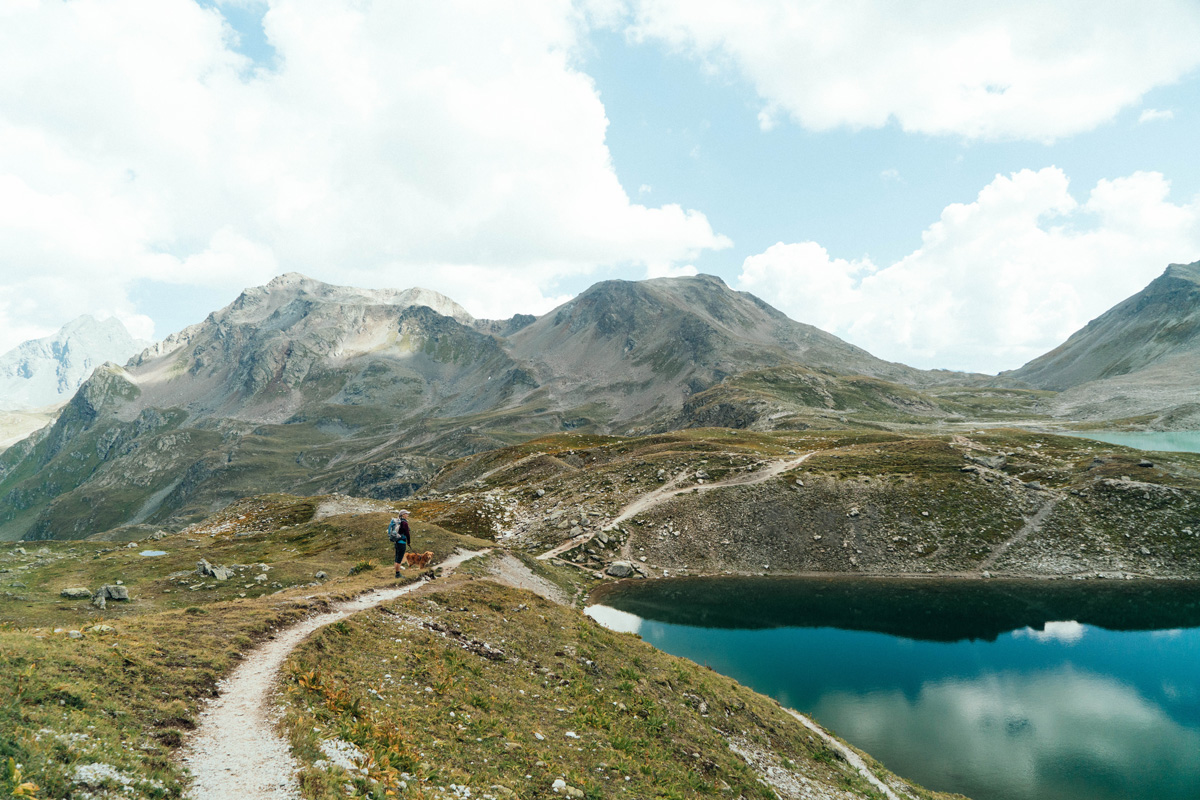 Schweiz Graubuenden Bergsee