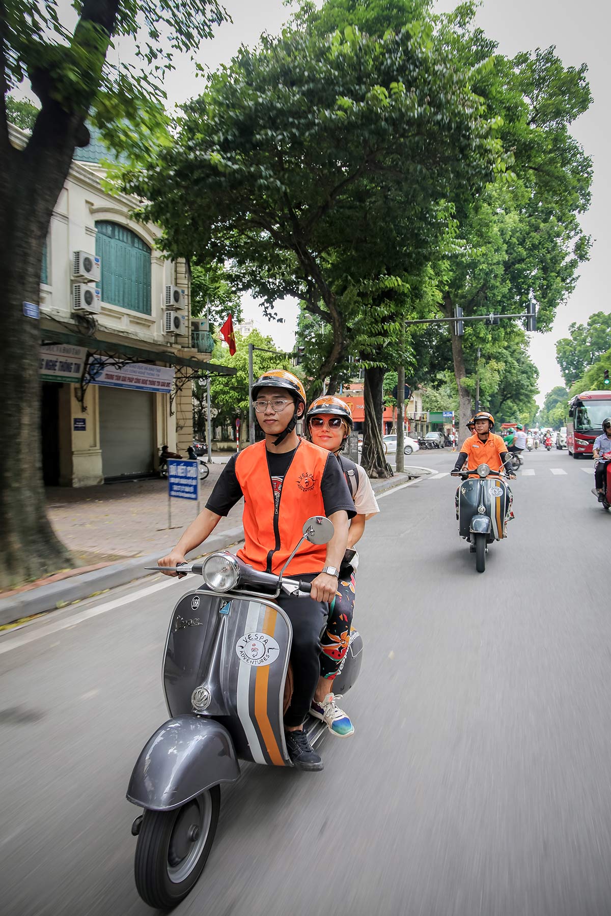 Auf der Vespa durch Hanoi