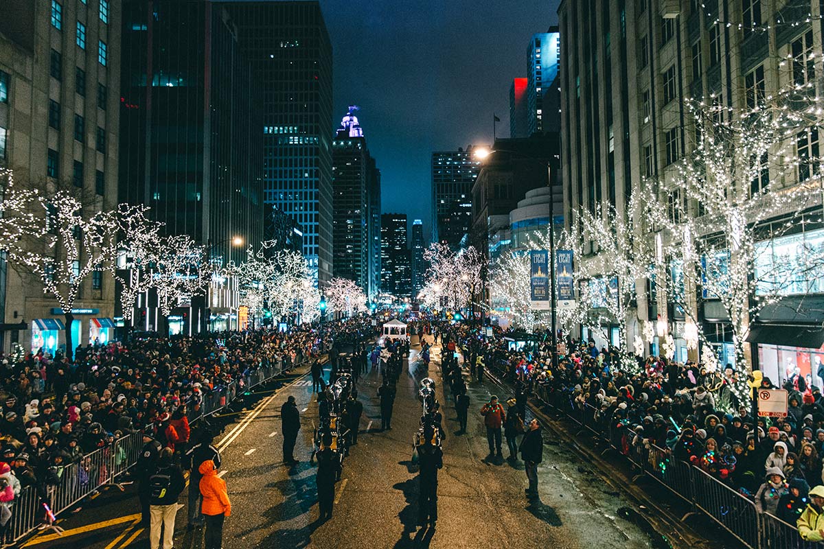 Lichterketten auf dem Magnifcent Mile Lights Festival Chicago