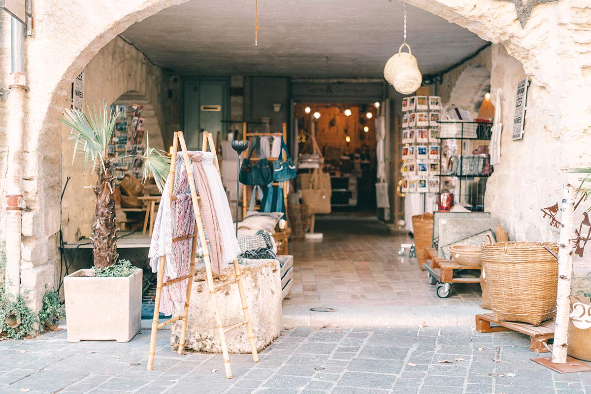 Uzes Shops