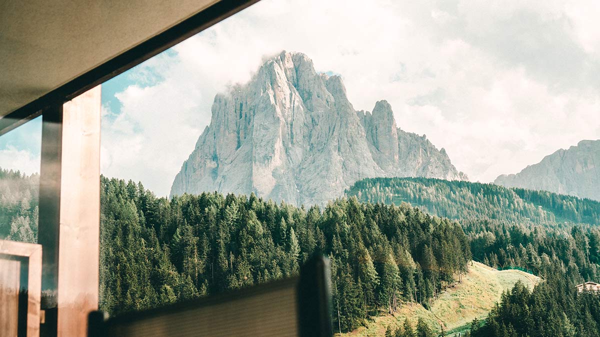 Die schoensten Hotels in Suedtirol Santa Christina Dosses Zimmer Ausblick