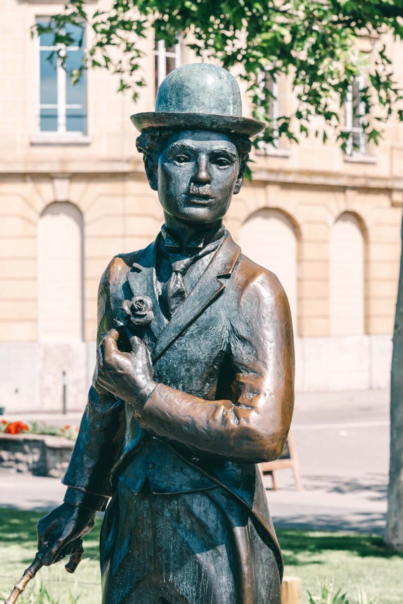 Charlie Chaplin Statue am Genfersee in der Schweiz