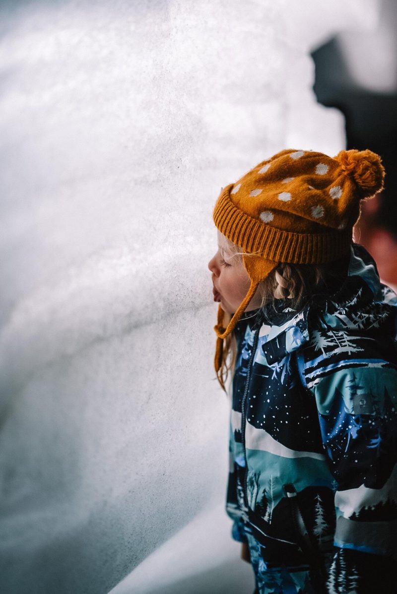 Island mit Kind Langjökull Gletscher Island