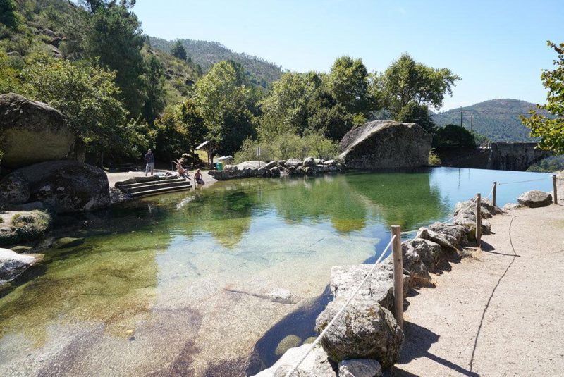 Flussbad Praia Fluvial de Loriga